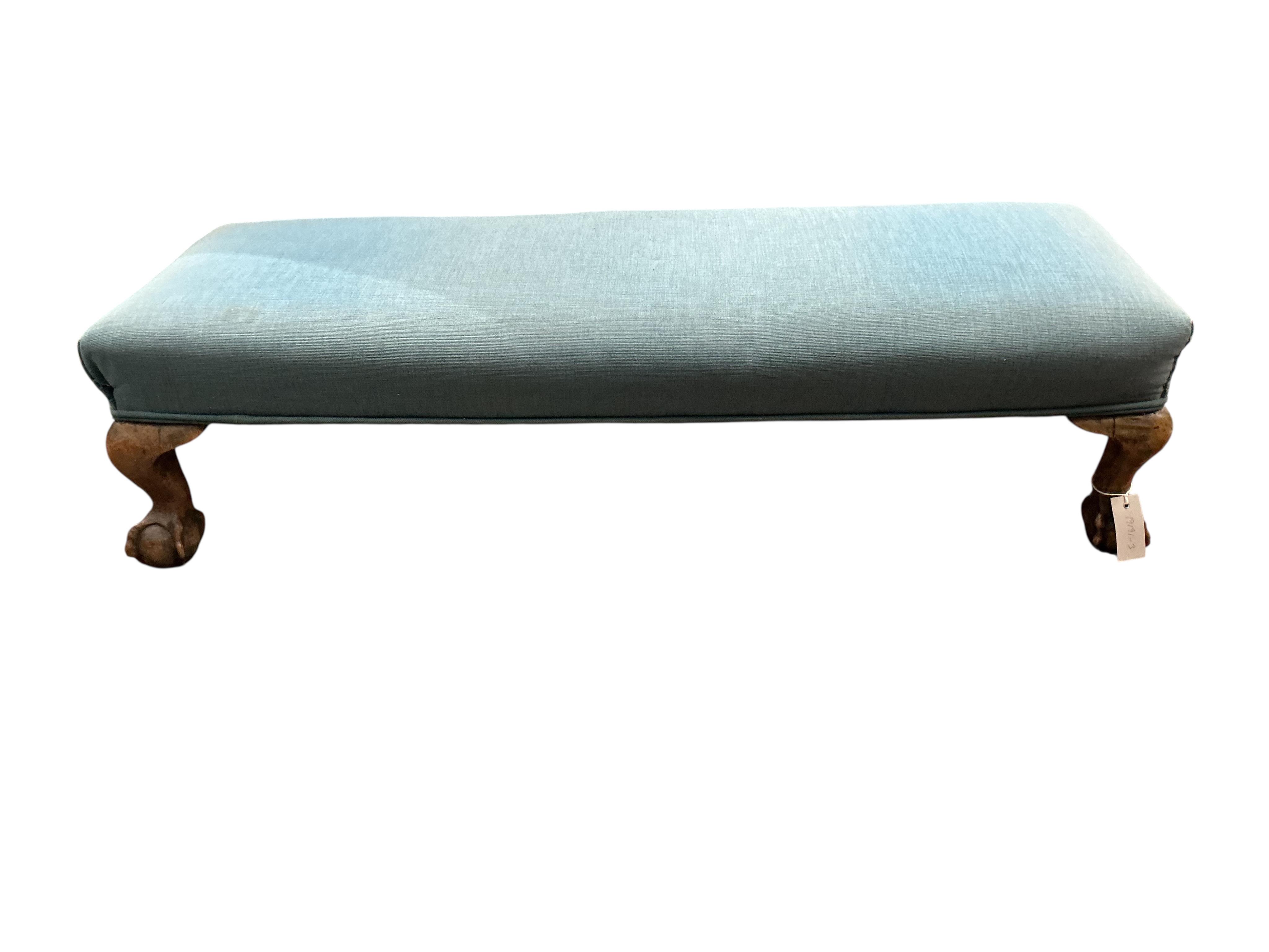 An early 20th century beech fender stool, width 110cm, depth 35cm, height 26cm
